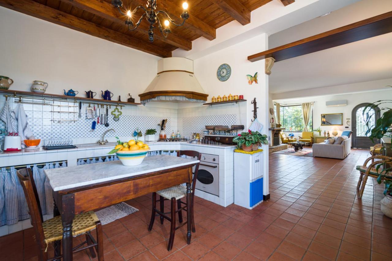 Villa Tina Таормина Екстериор снимка